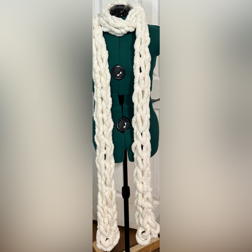 Handmade Hand Crafted Oversized Knit Scarf Ivory - Picture 3 of 3